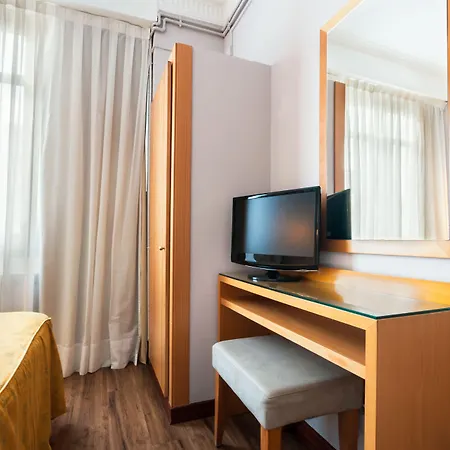 Hotel Lyon *