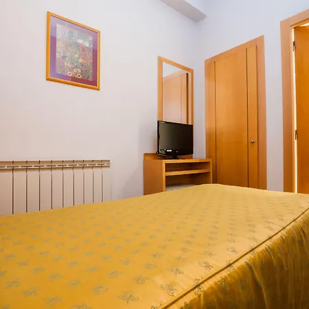 Hotel Lyon *