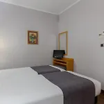 Lyon Hotel *