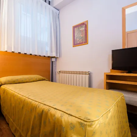 Lyon Hotel